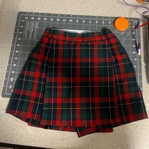 PARKER UNIFORM Girls sz 6 Red Green Navy Blue Plaid Pleated skirt/skort